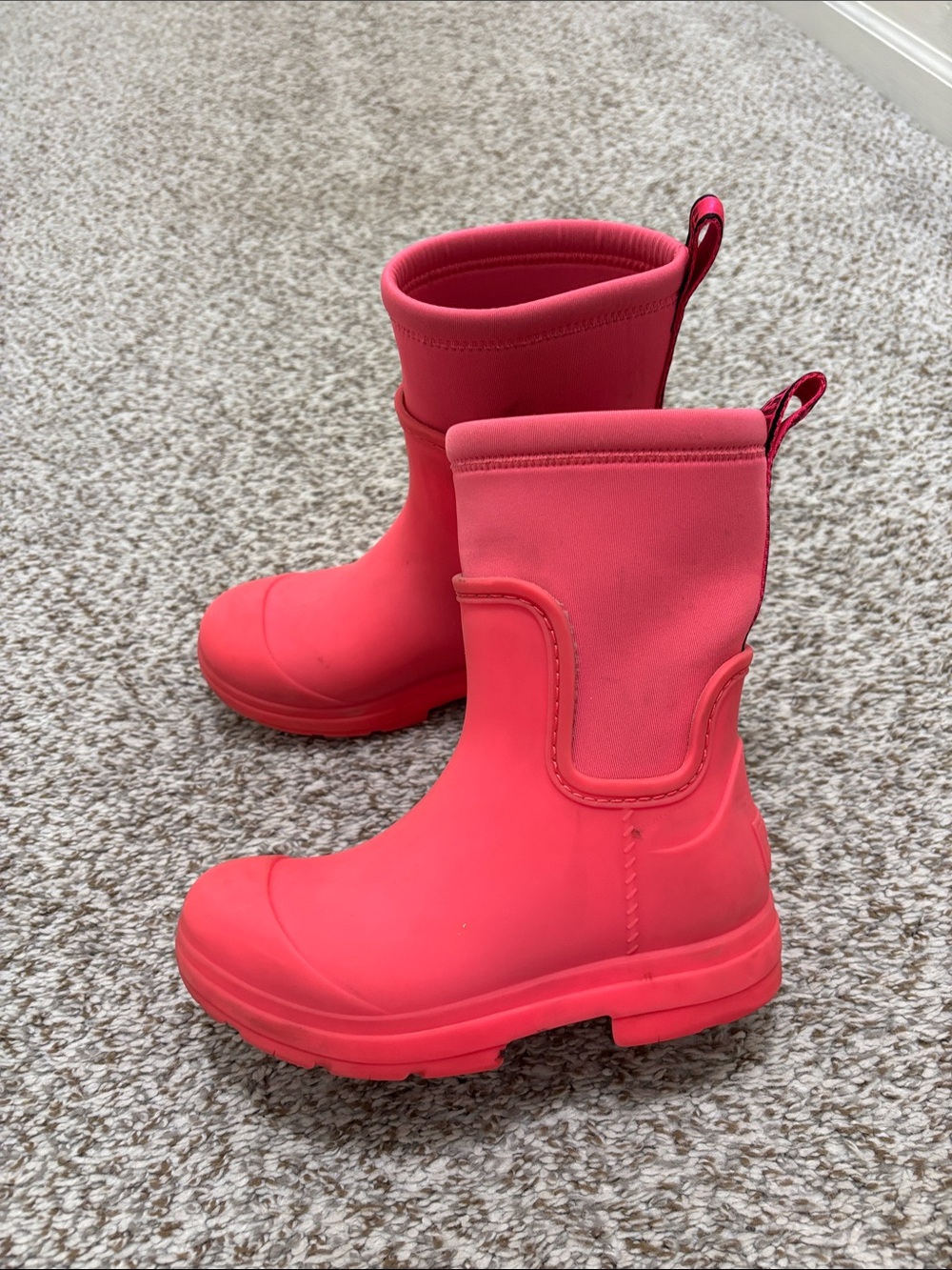 UGG pink rubber neoprene boots 13